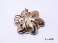 6.5mm Natural Freshwater Pearl Flower-shaped Gold Plated Brooches Blue