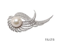 Lustrous 15.5mm White Round Edison Pearl Brooch