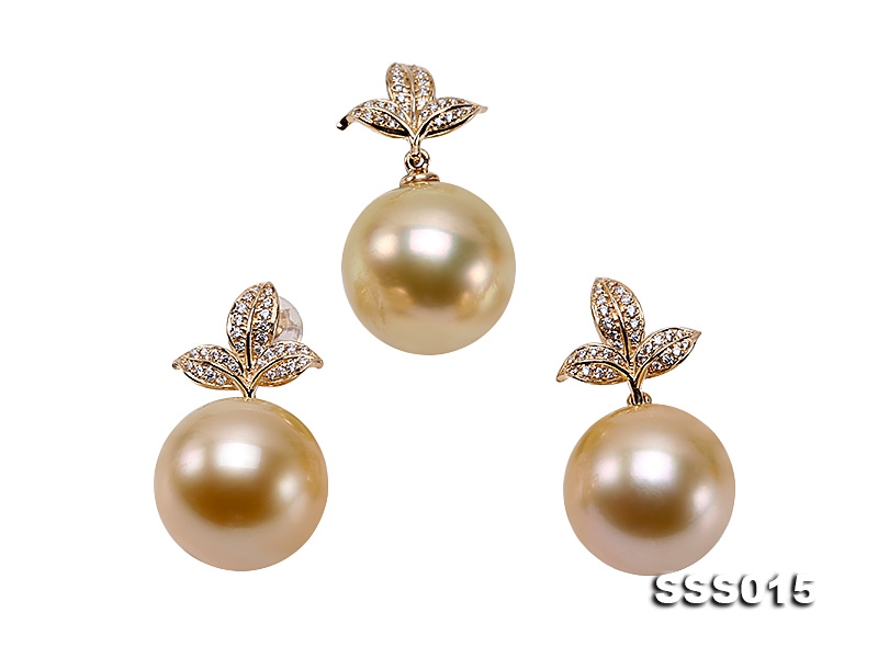 Luxury Set of 13-13.5mm Golden South Sea Pearl Pendant and Earrings