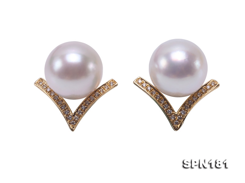 Luxurious Pearl Earrings Series—Gorgeous 8.5-9mm White Akoya Pearl Earrings in 18k Gold