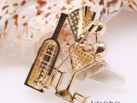 Delicate Zircon-inlaid 6-7mm Freshwater Pearl Brooch