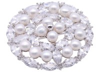 Delicate Zircon-inlaid  white Freshwater Pearl Brooch