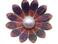 Exquisite Flower-shape 11mm Freshwater Pearl Brooch