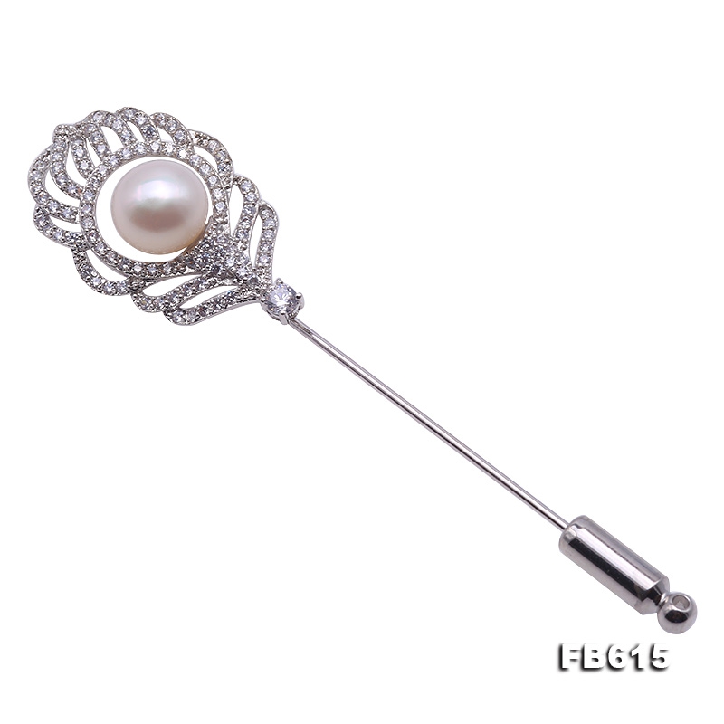 Delicate Zircon-inlaid  White Freshwater Pearl Brooch