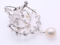 Chandelier Style 10.5×11.5mm White Pearl Brooch/Pendant