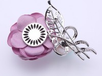 Lovely Rose-shaped 12.5mm White Pearl Brooch
