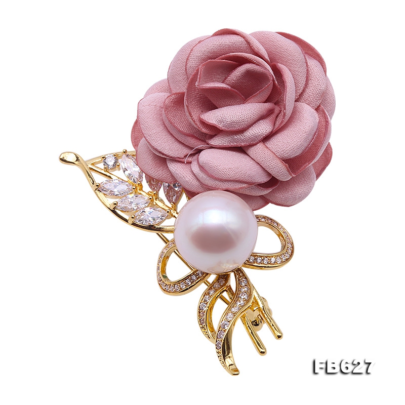 Lovely Rose-shaped 13mm White Pearl Brooch