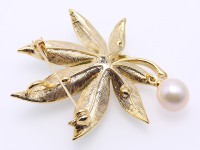Delicate Zircon-inlaid 10.5mm Freshwater Pearl Brooch
