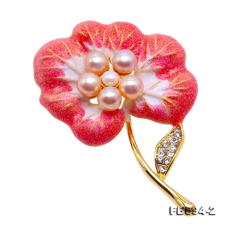 Beautiful 3.5-5mm Lavender Pearl Flower Brooch