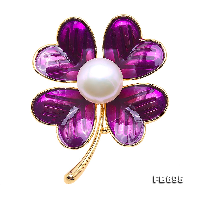 Beautiful 10.5mm White Pearl Clover Design Brooch