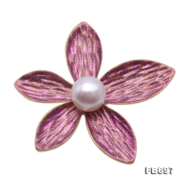Beautiful 11mm White Pearl Flower Brooch