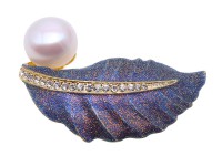 Exquisite Leaf-shape 13.5mm Freshwater Pearl Brooch