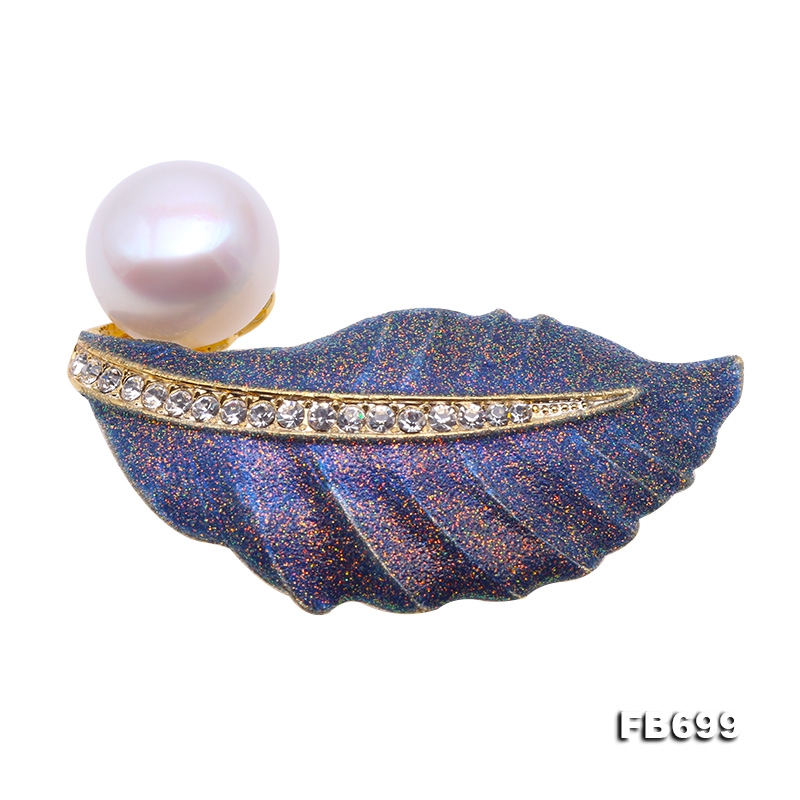 Exquisite Leaf-shape 13.5mm Freshwater Pearl Brooch