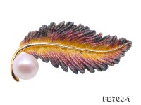 Exquisite Leaf-shape 11.5mm Freshwater Pearl Brooch