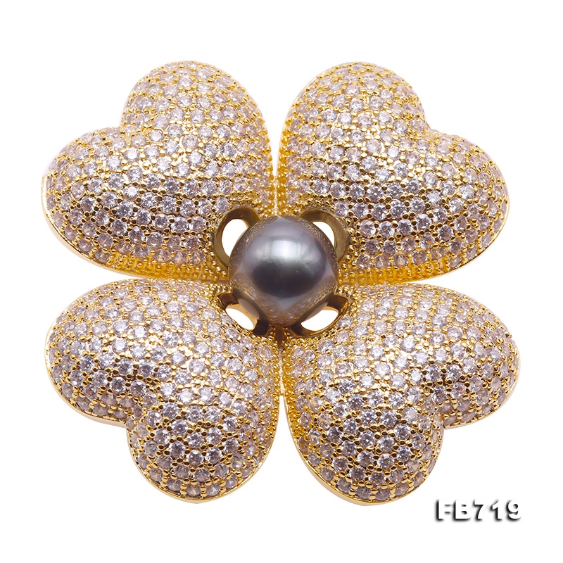 Luxurious Pearl Brooch Series—Clover Design 9mm Black Tahitian Pearl Pendant