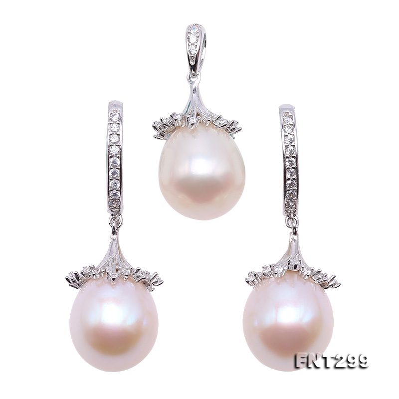 Exquisite 12.5mm White Pearl Earrings & Pendant Set in Sterling Silver