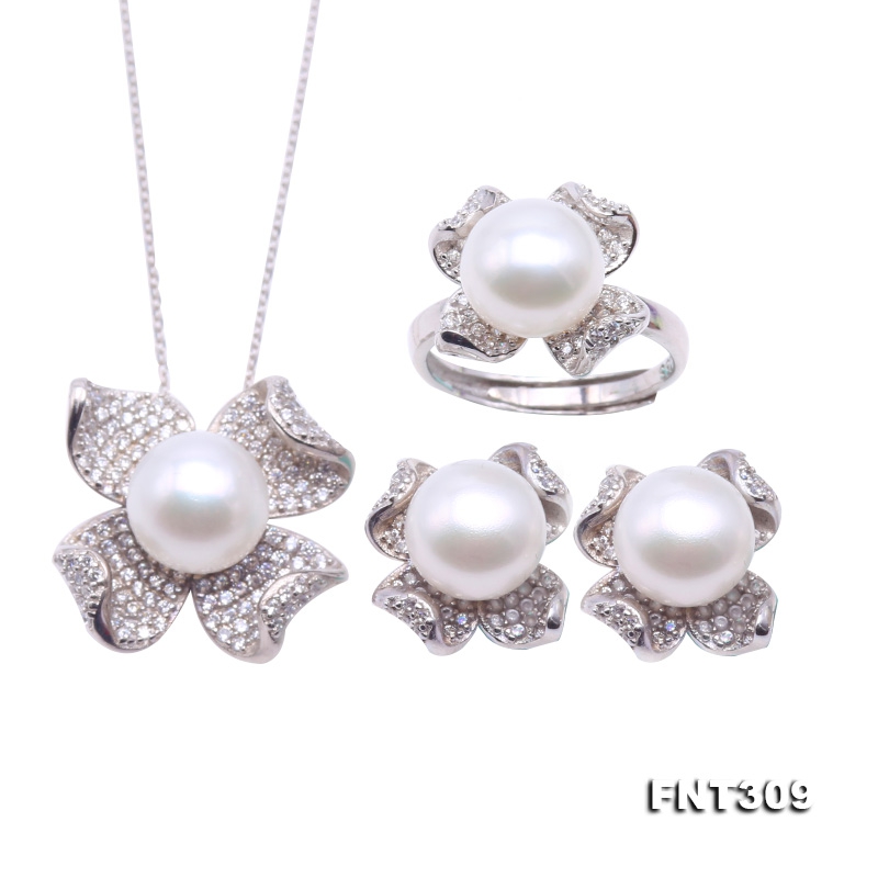 Exquisite 10mm White Pearl Pendant Earring & Ring Set in Sterling Silver