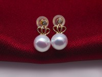 Boutique Crown White Flat Round Freshwater Pearl Stud Earrings for Women