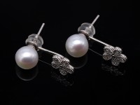 Exquisite 7.5mm Waterdrop White Freshwater Pearl Dangle Earrings