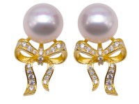 Exquisite 9mm Flat Round White Freshwater Pearl Stud Earrings